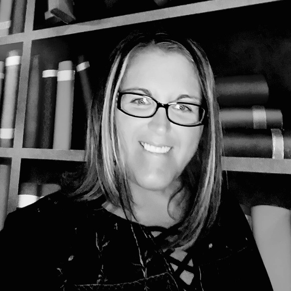 Meet your Posher, Heidi - Picture 1 of 1